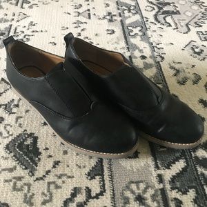 G.H. Bass & Co black leather loafers